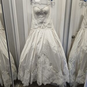 Martina liana elegant silk Lace Strapless Wedding Dress size 12